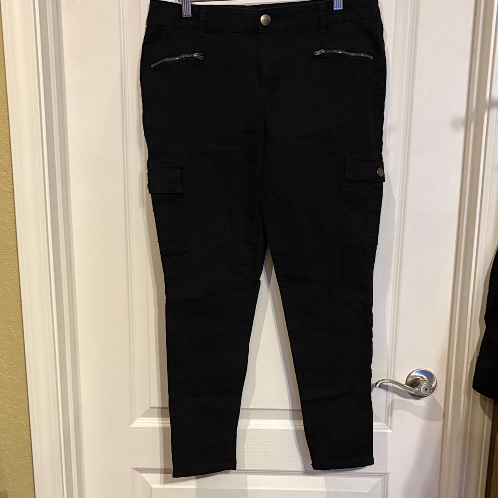 Black Motto Style Cargo Pants with Zipper Pockets 1822 Denim Sz32